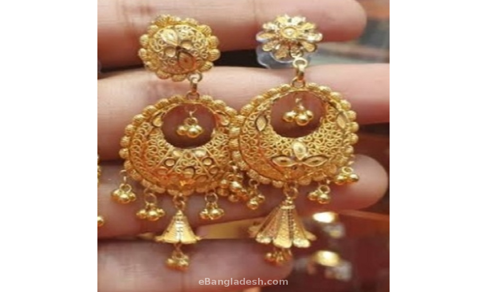 Buy quality 22 carat gold fancy ladies earrings RH-LE612 in Ahmedabad